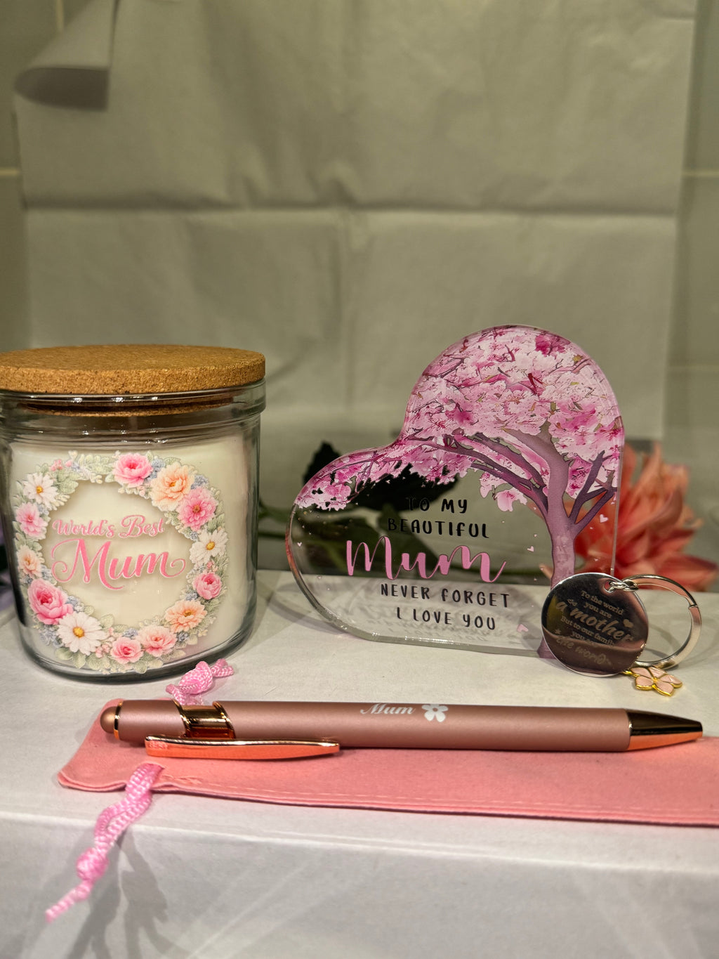 Mother’s Day Gift Set World’s Best Mum Vanilla Candle Plaque Pen and Keyring